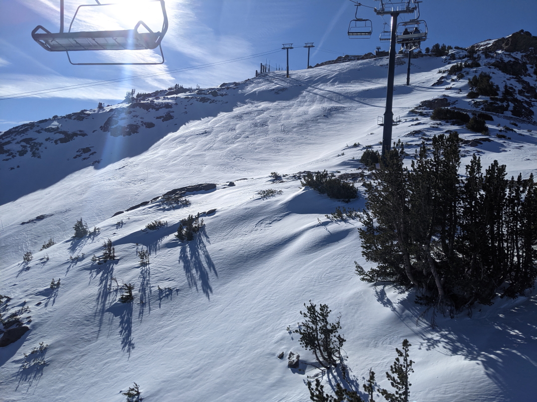 Read more about the article Mammoth Mountain Photo Snow Report 12-16-2021