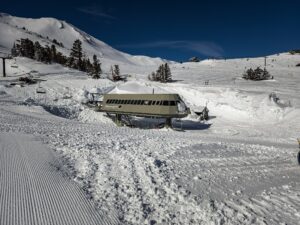 Read more about the article Record Breaking Snow Pack Photos – Mammoth Mountain Ski Area