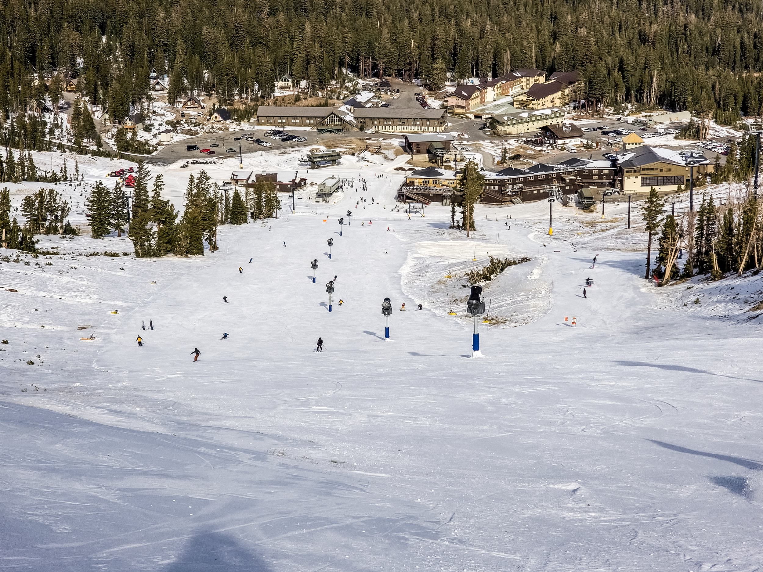 Read more about the article Mammoth Mountain Snow Report Blog from Snowman